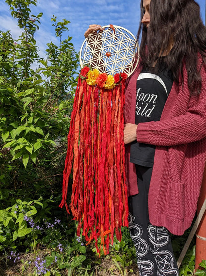 Décoration 114 cm de haut FLEUR DE VIE ET SOIE **boho chic gypsy** - Aurore Lune 