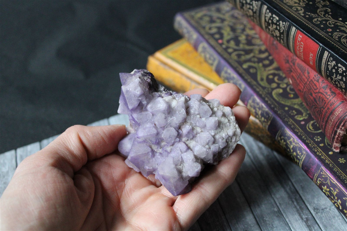 Fluorite violette brute en octoaèdres - Aurore Lune 