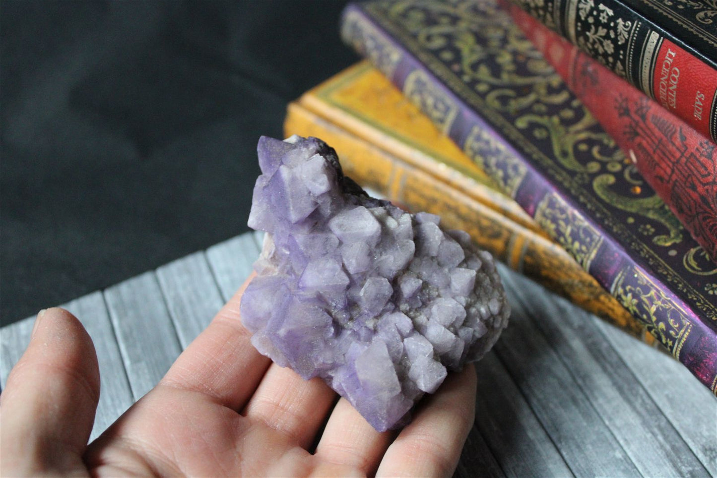 Fluorite violette brute en octoaèdres - Aurore Lune 