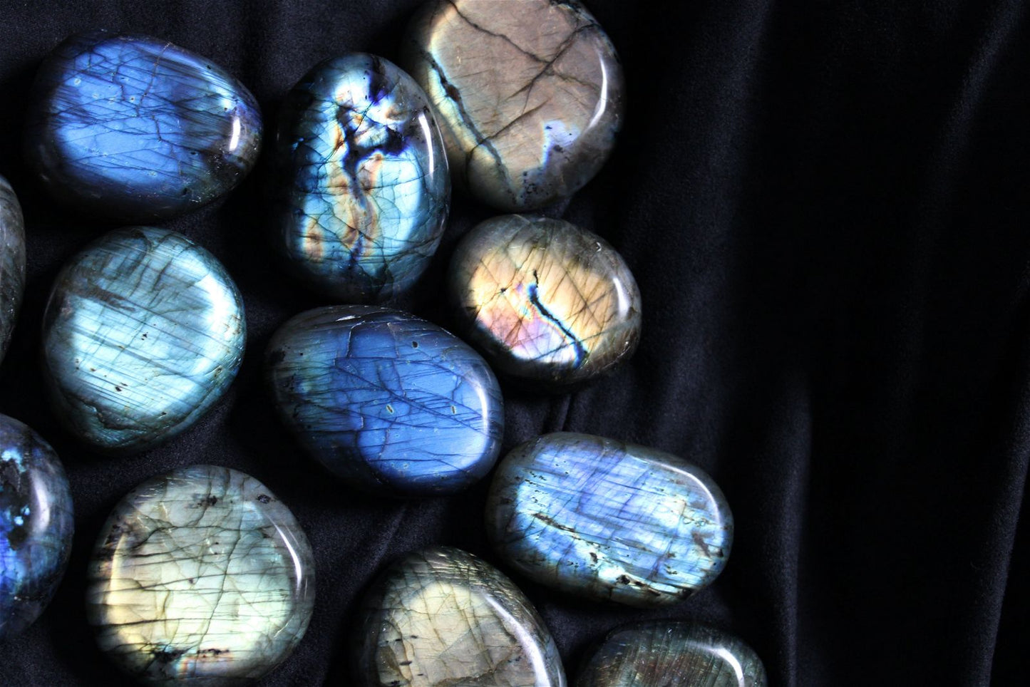 Galet de labradorite 4 à 6 cm environ - Aurore Lune 