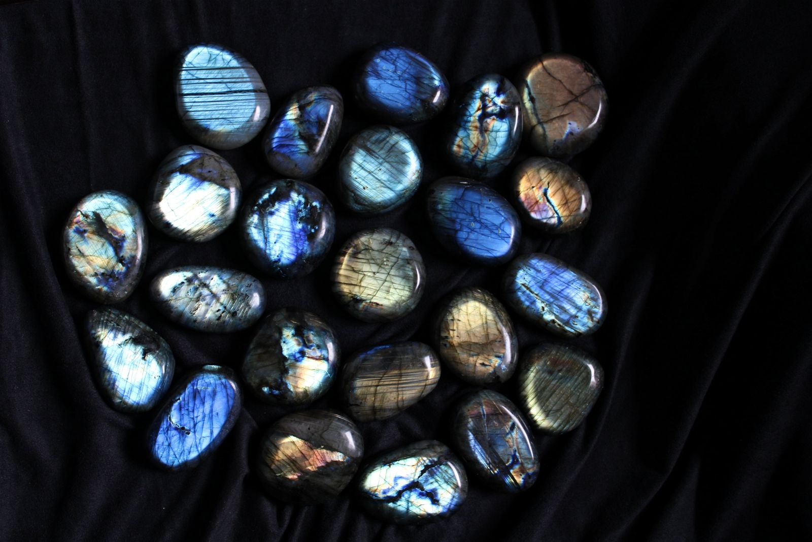 Galet de labradorite 4 à 6 cm environ - Aurore Lune 