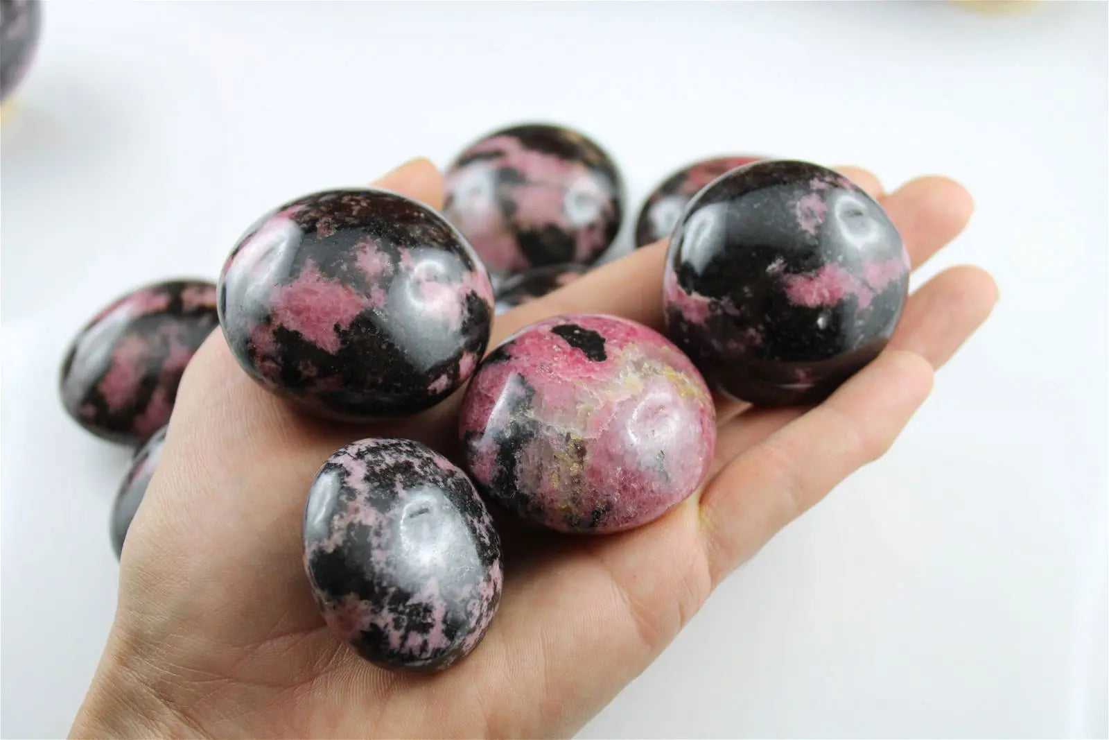 Galet de rhodonite - Aurore Lune 