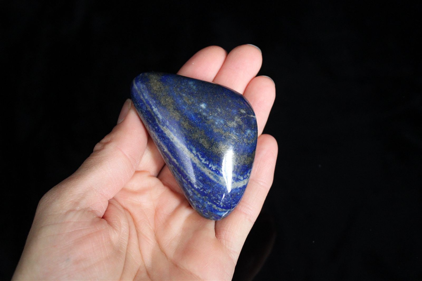 Galet en lapis lazuli photo contractuelle - Aurore Lune 