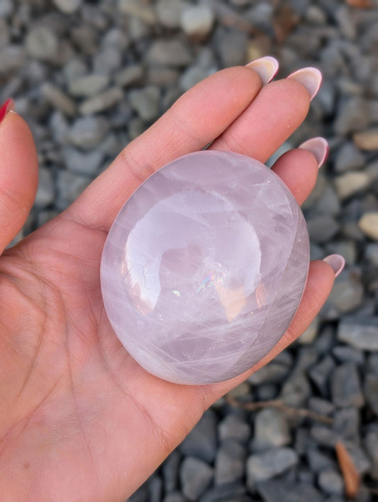Galet en quartz rose - Aurore Lune 