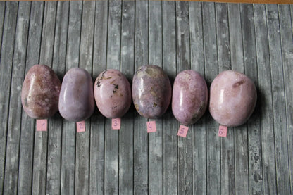 Grand galet de lépidolite tons roses AU CHOIX - Aurore Lune 