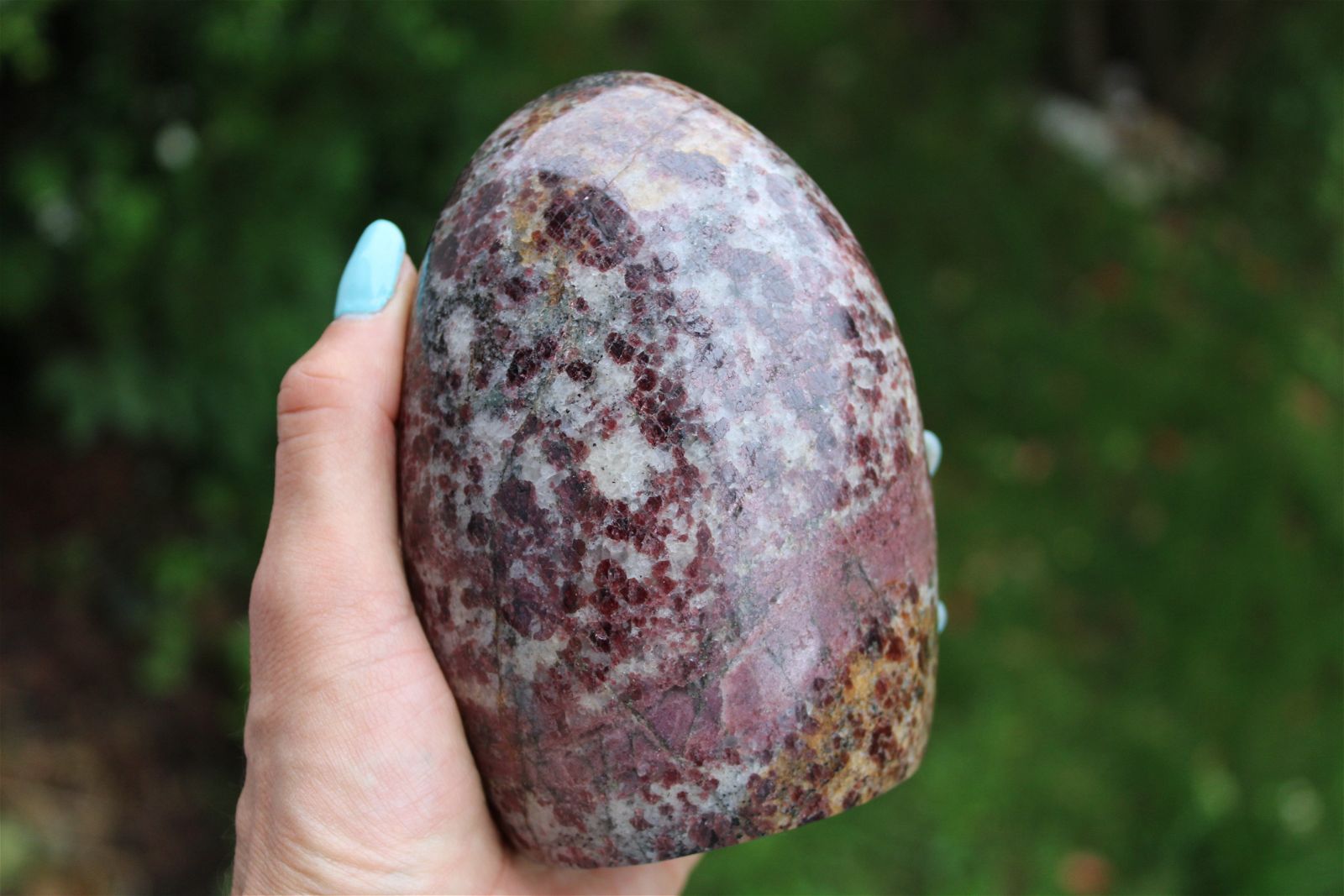 Grand grenat rubellite 13 cm 1.489 kg environ RARE - Aurore Lune 