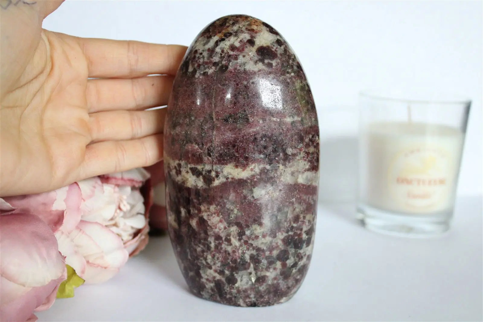 Grand grenat rubellite 14 cm  1.209 kg environ RARE - Aurore Lune 