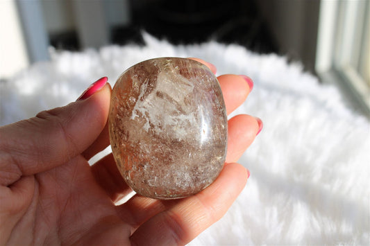 Gros galet de cristal de roche - Aurore Lune 