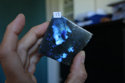 Morceau de labradorite mi-brute AU CHOIX menu déroulant - Aurore Lune 