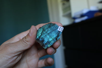Morceau de labradorite mi-brute AU CHOIX menu déroulant - Aurore Lune 