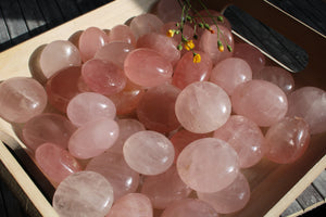 1 pierre roulée en quartz rose 3-4 cm