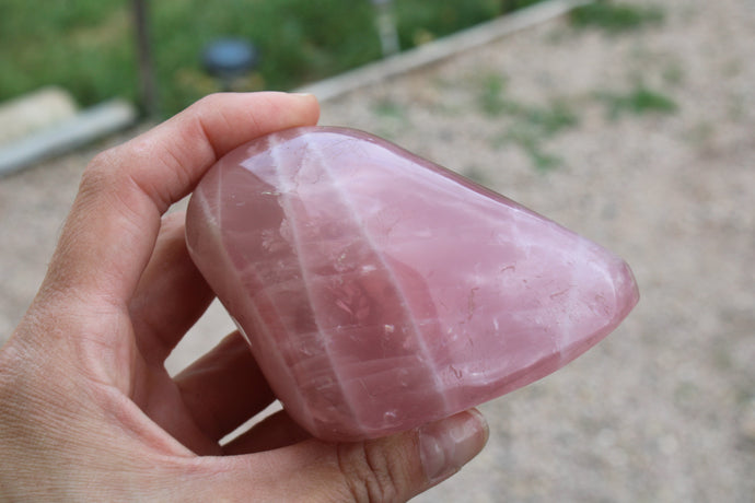 1 quartz rose à poser - 368 grammes  - 10 cm