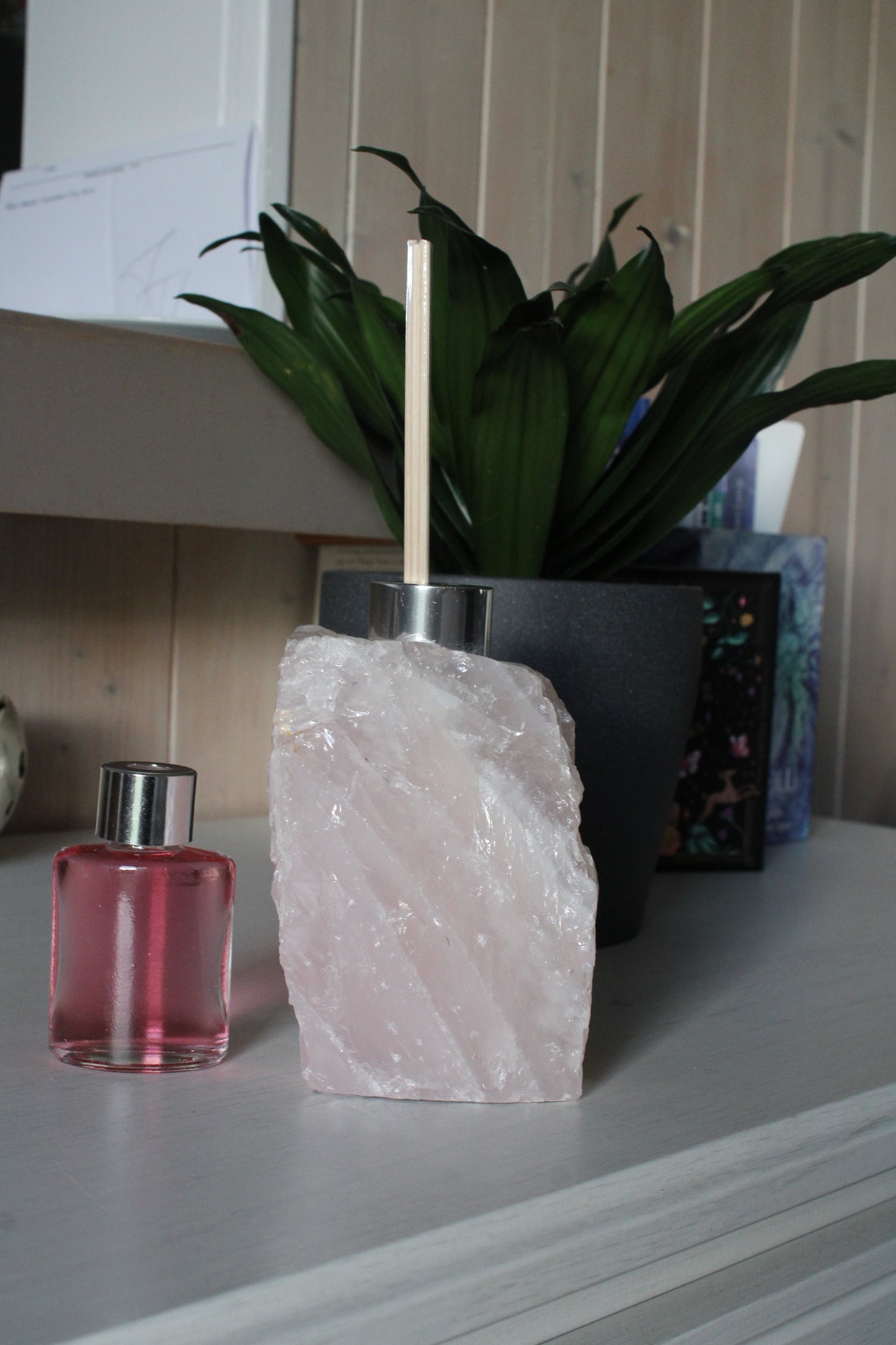 1 porte parfum quartz rose + bâtonnets et parfum fournis