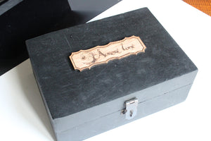 Box boîte à offrir quartz rose et améthyste brutes + gourmandises offertes
