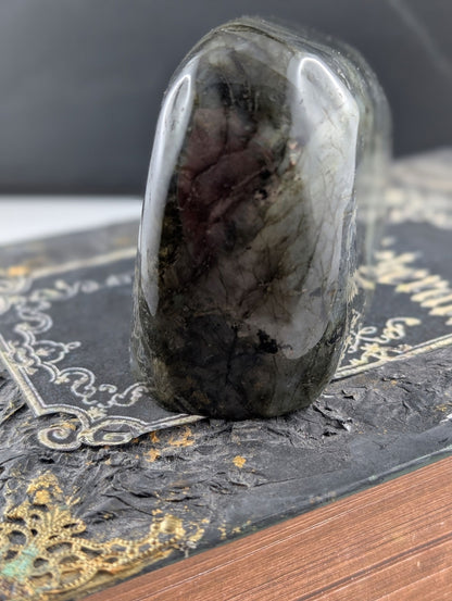 Labradorite à poser 0.624 kg - Aurore Lune 