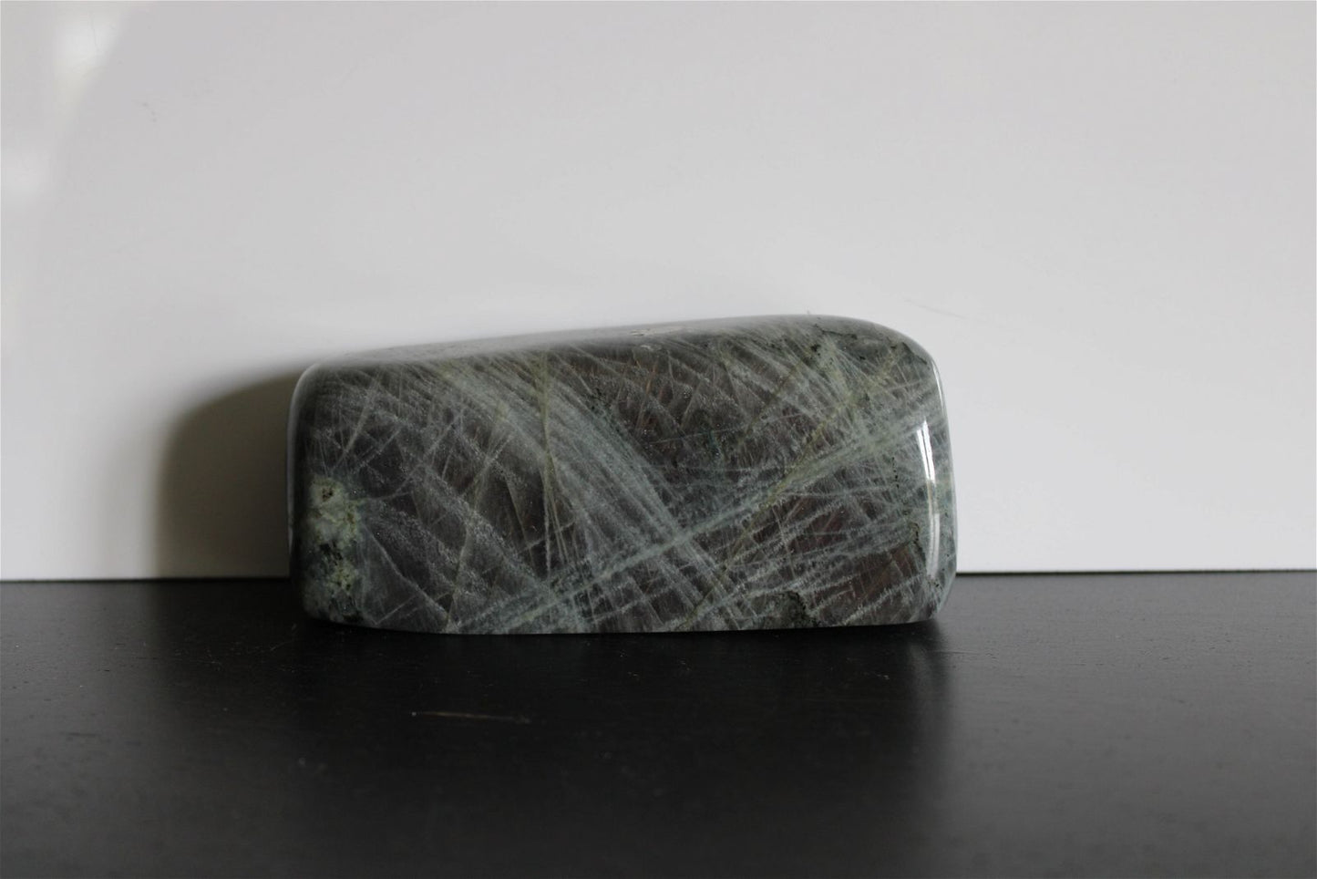 Labradorite à poser 500gr. 12 cm - Aurore Lune 