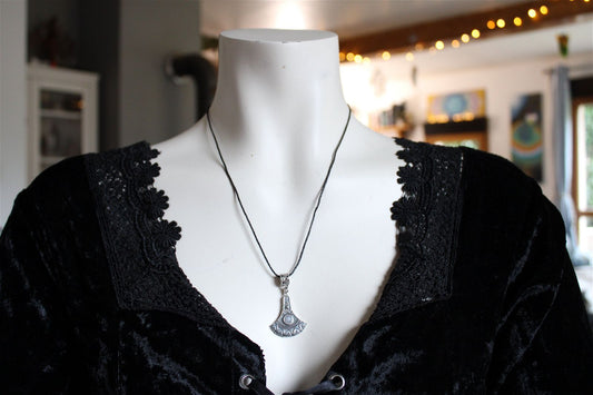 Labradorite blanche en collier - Aurore Lune 