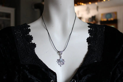 Labradorite blanche en collier - Aurore Lune 