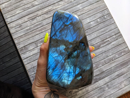 Labradorite bleue à poser 1.7 kg - Aurore Lune 