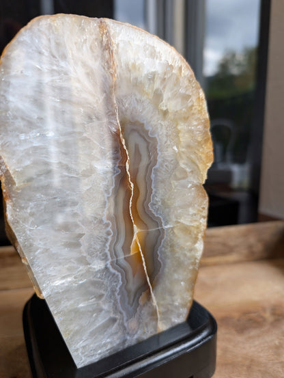 Lampe en agate avec câble et ampoule - Aurore Lune 