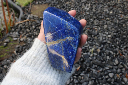 Lapis lazuli à poser 0.8 kg 11x6x6 cm - Aurore Lune 