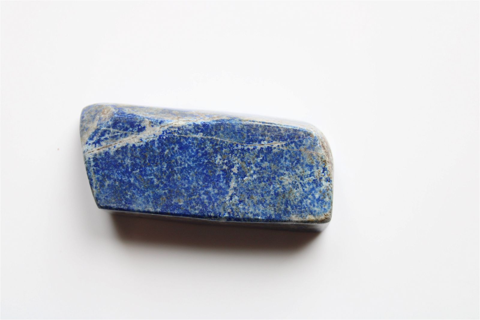 Lapis lazuli à poser 172 grammes 9 cm - Aurore Lune 