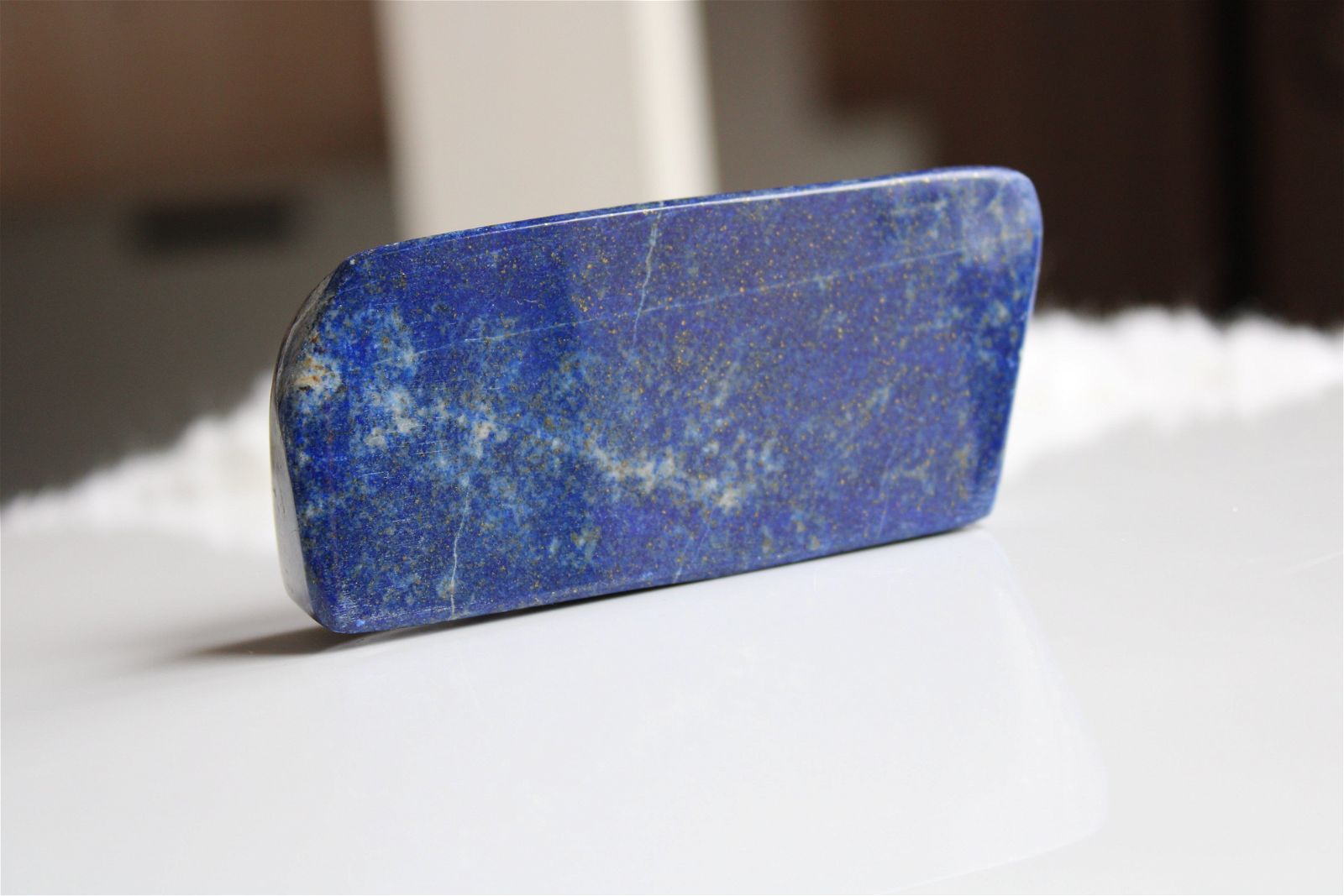 Lapis lazuli à poser 172 grammes 9 cm - Aurore Lune 