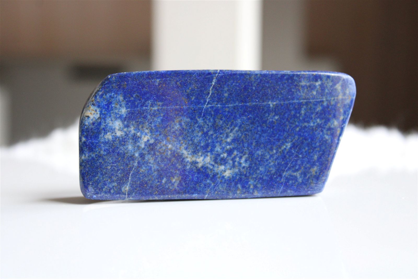 Lapis lazuli à poser 172 grammes 9 cm - Aurore Lune 