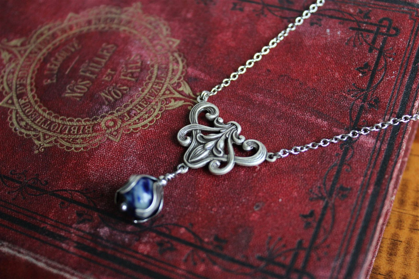 Lapis lazuli en collier baroque - Aurore Lune 