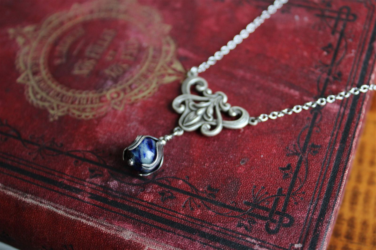 Lapis lazuli en collier baroque - Aurore Lune 