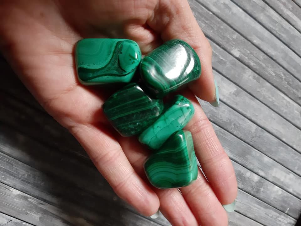 Malachite en pierre roulée - Aurore Lune 