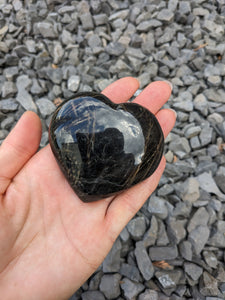 1 coeur en pierre de lune noire 7 cm