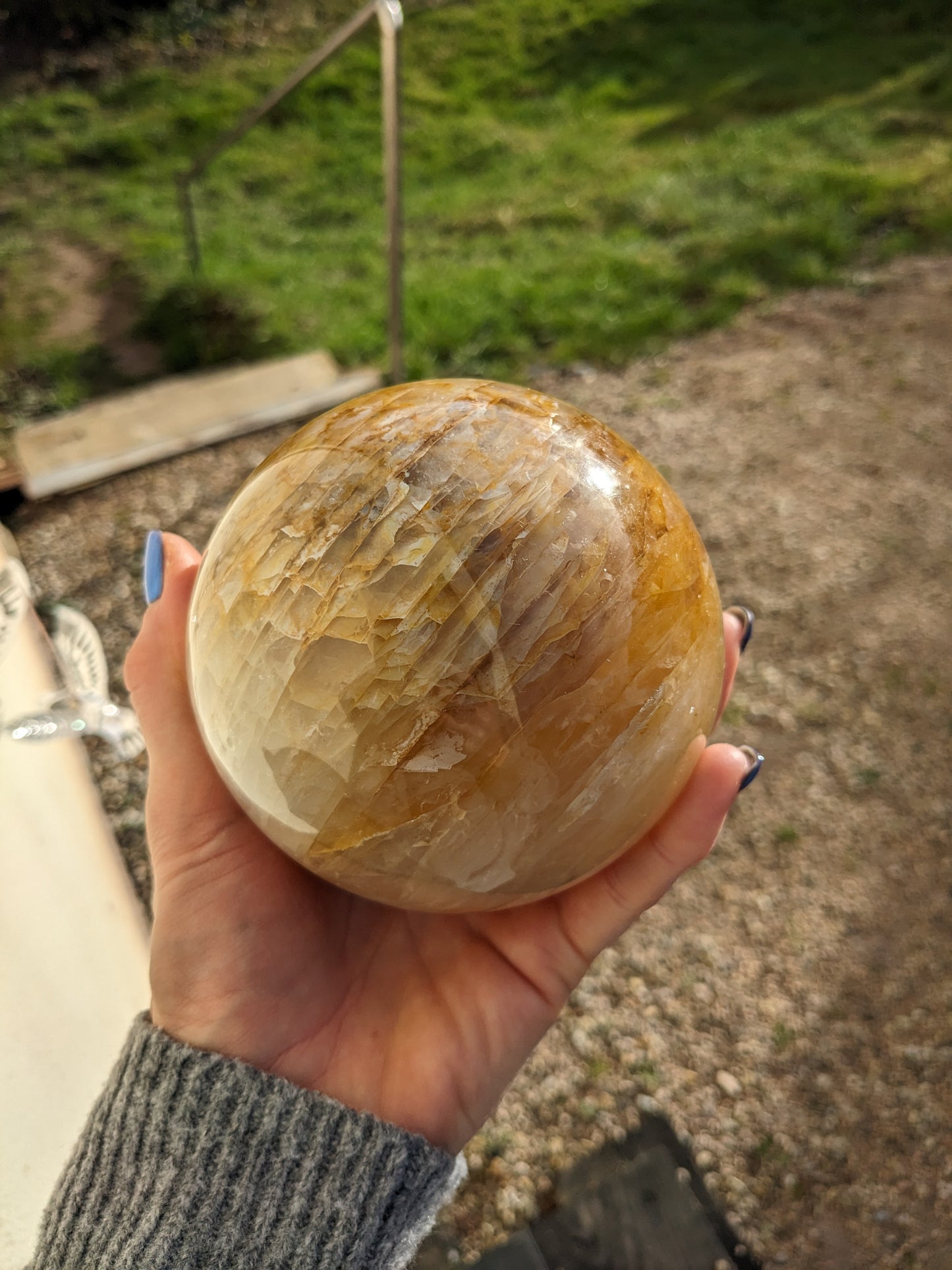 1 sphère quartz hématoïde 1.8 kg 11 cm