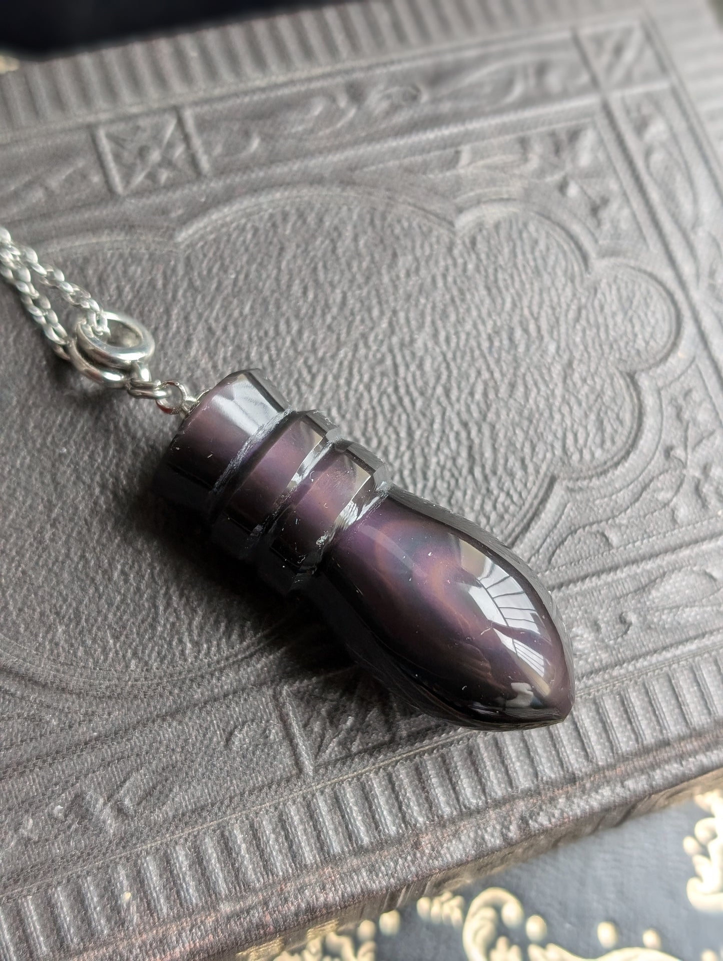 Collier pendule en obsidienne œil céleste ou arc en ciel