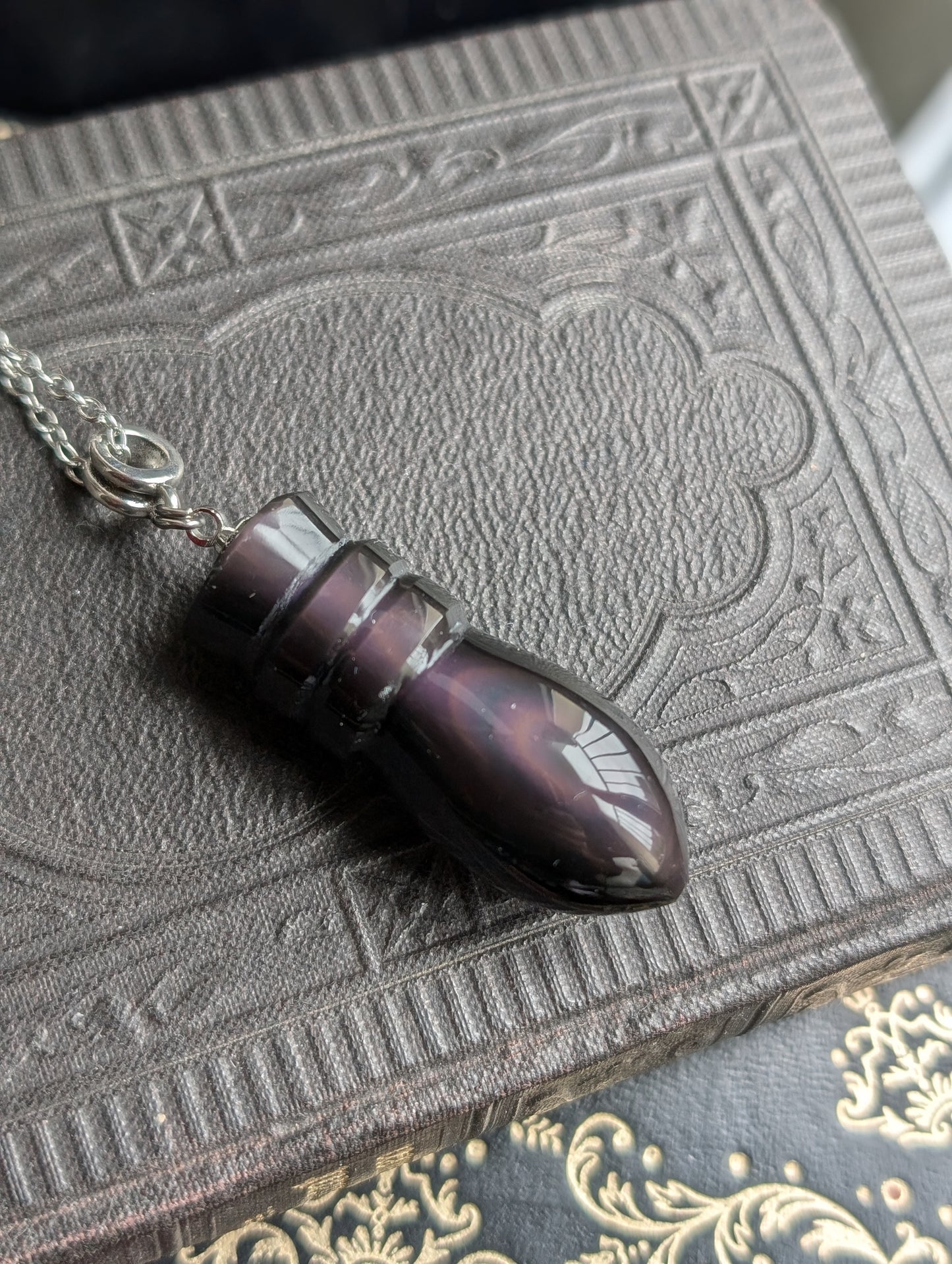 Collier pendule en obsidienne œil céleste ou arc en ciel