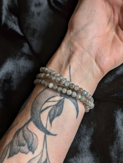 Bracelet élastiqué en labradorite triple rangs - Aurore Lune
