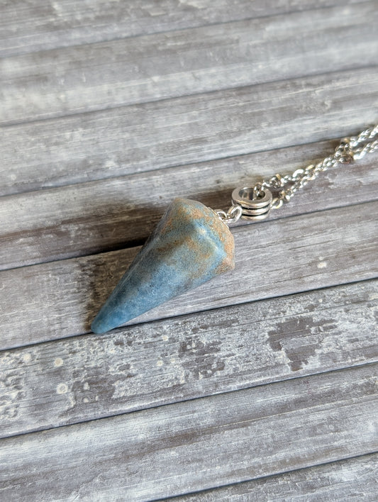 Collier pendule en trolléite