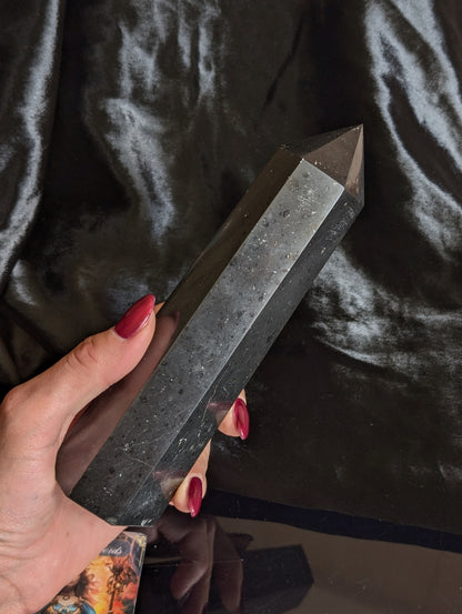 Pointe tourmaline Noire à poser 0.7  kilogrammes 18 cm