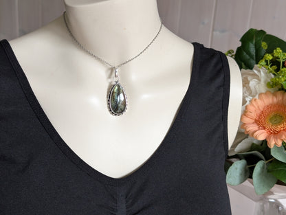 Collier complet avec labradorite et chaîne
