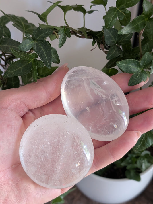 1 galet de Quartz Girasol ou Opalescent