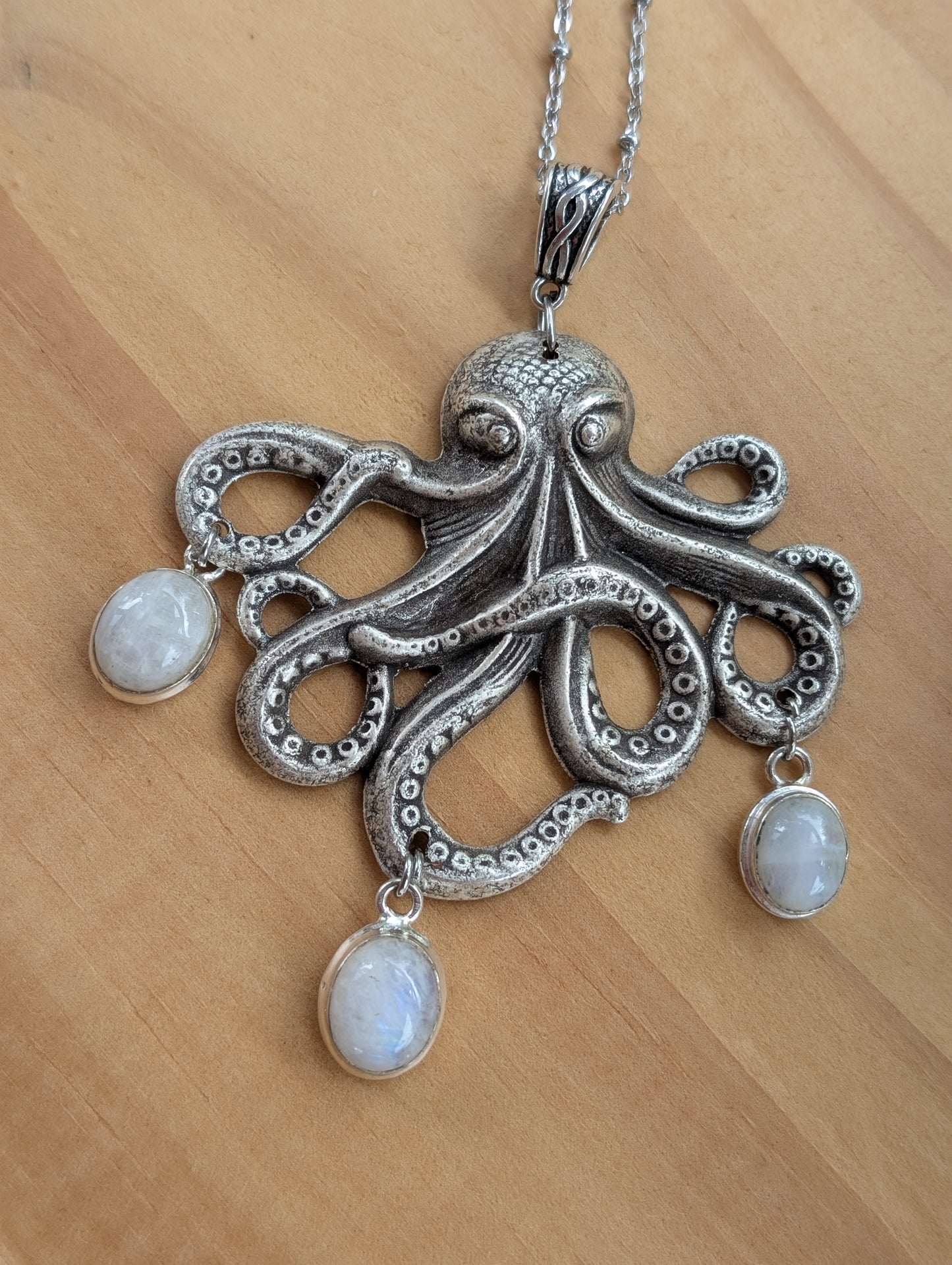 Collier labradorite blanche pierre de lune arc-en-ciel