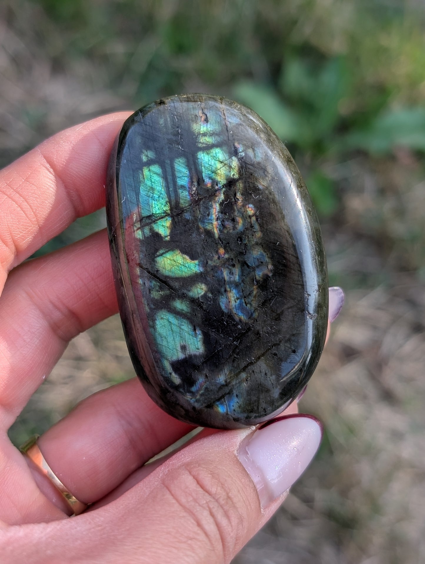 Galet de labradorite photo contractuelle