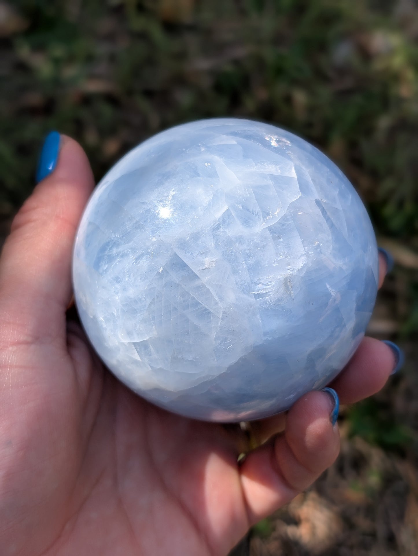 Sphère de calcite bleue à poser 0.6 kg / 7.5 cm