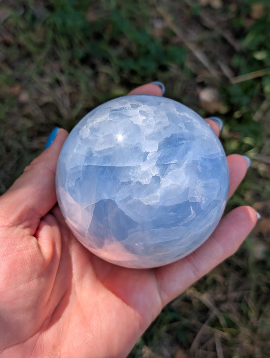 Sphère de calcite bleue à poser 0.6 kg / 7.5 cm