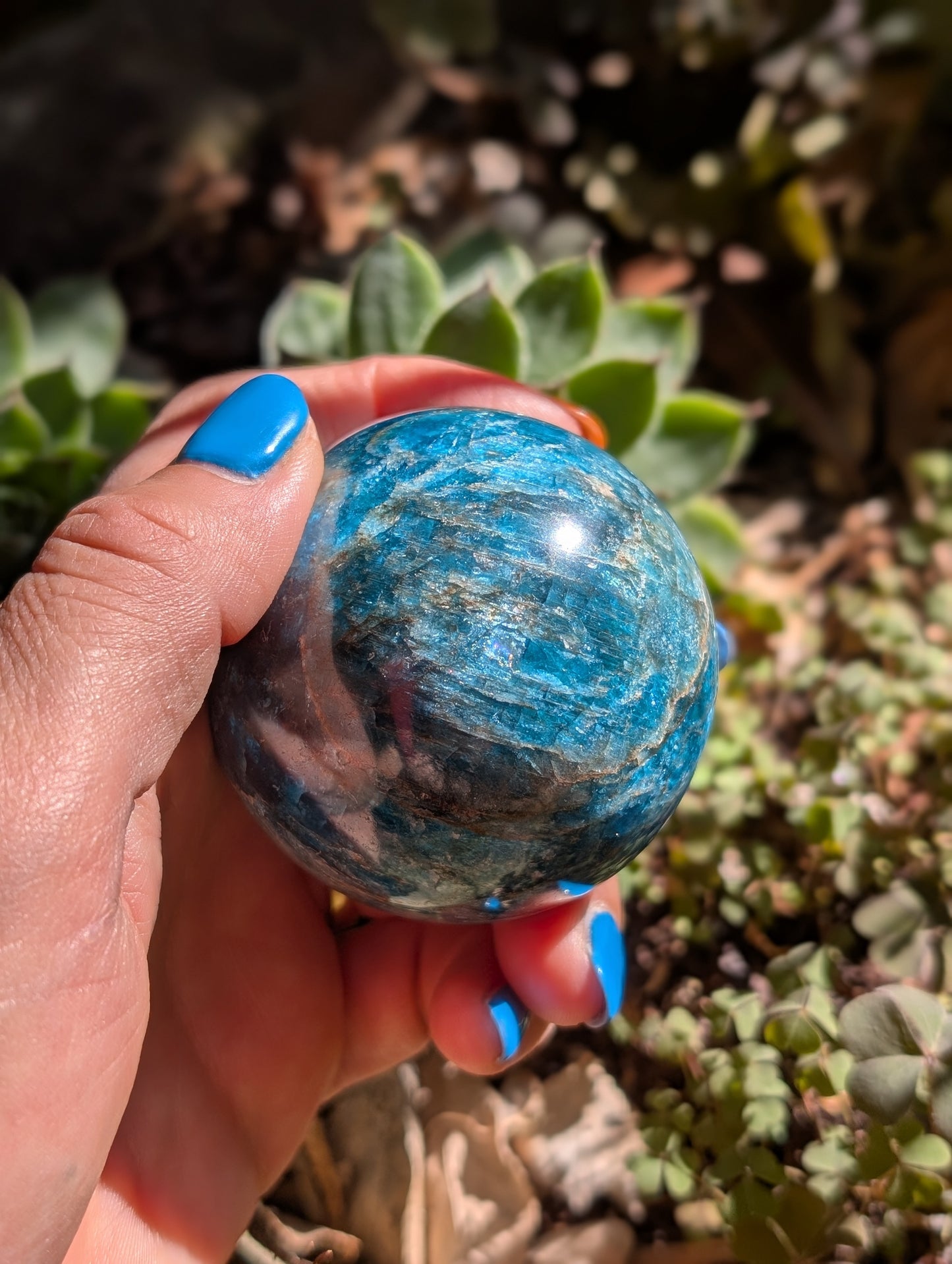 Sphère en apatite bleue Madagascar