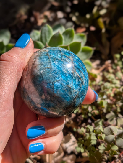 Sphère en apatite bleue Madagascar