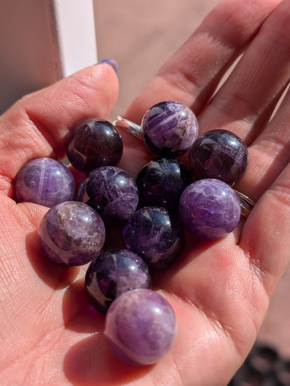 Kleine Mineralkugeln, Rosenquarz, Amethyst, Tigerauge, Karneol
