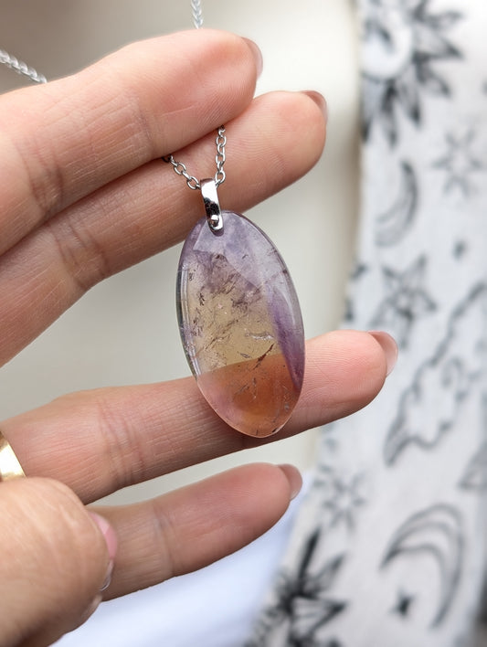 Collier avec amétrine léger accroc au dos= prix réduit