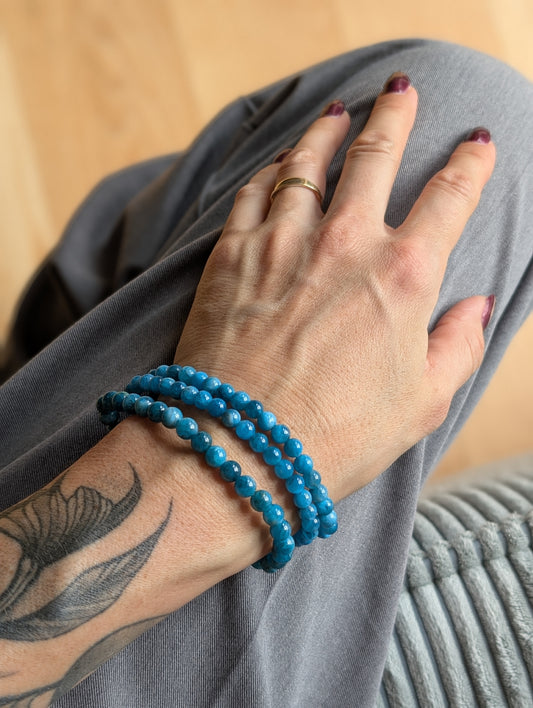 1 bracelet élastique en apatite bleue 17 cm
