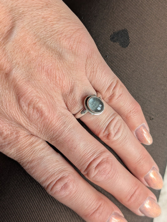 Bague en aigue marine réglable en écartant